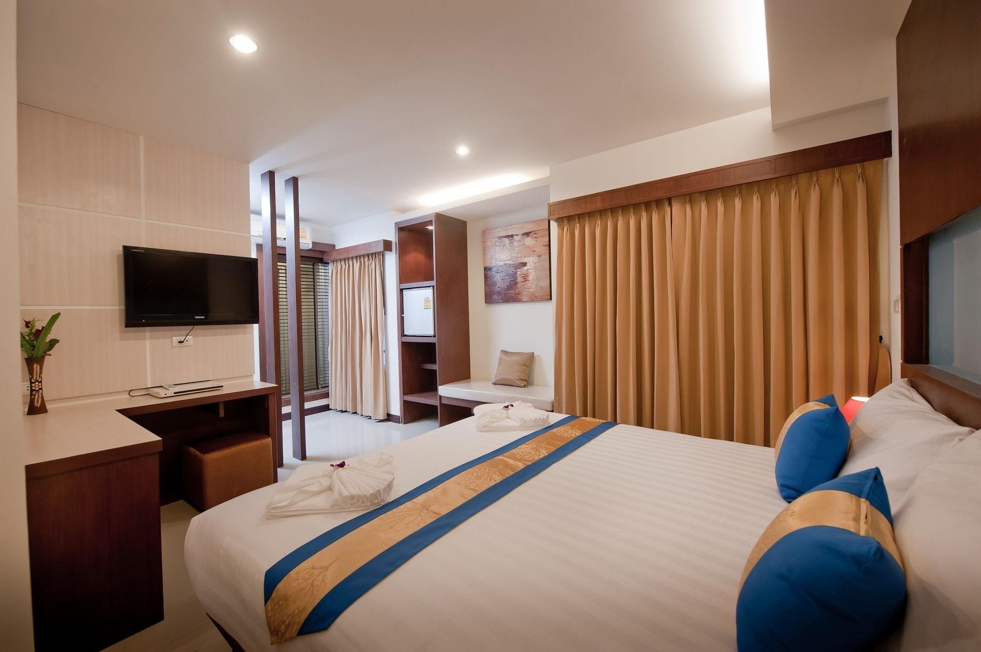 Tuana Blue Sky Patong Hotel ภายนอก รูปภาพ