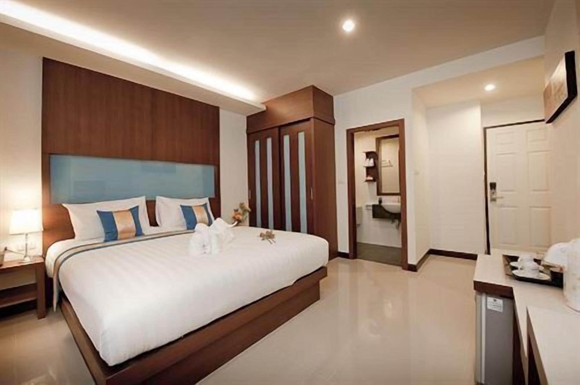 Tuana Blue Sky Patong Hotel ภายนอก รูปภาพ