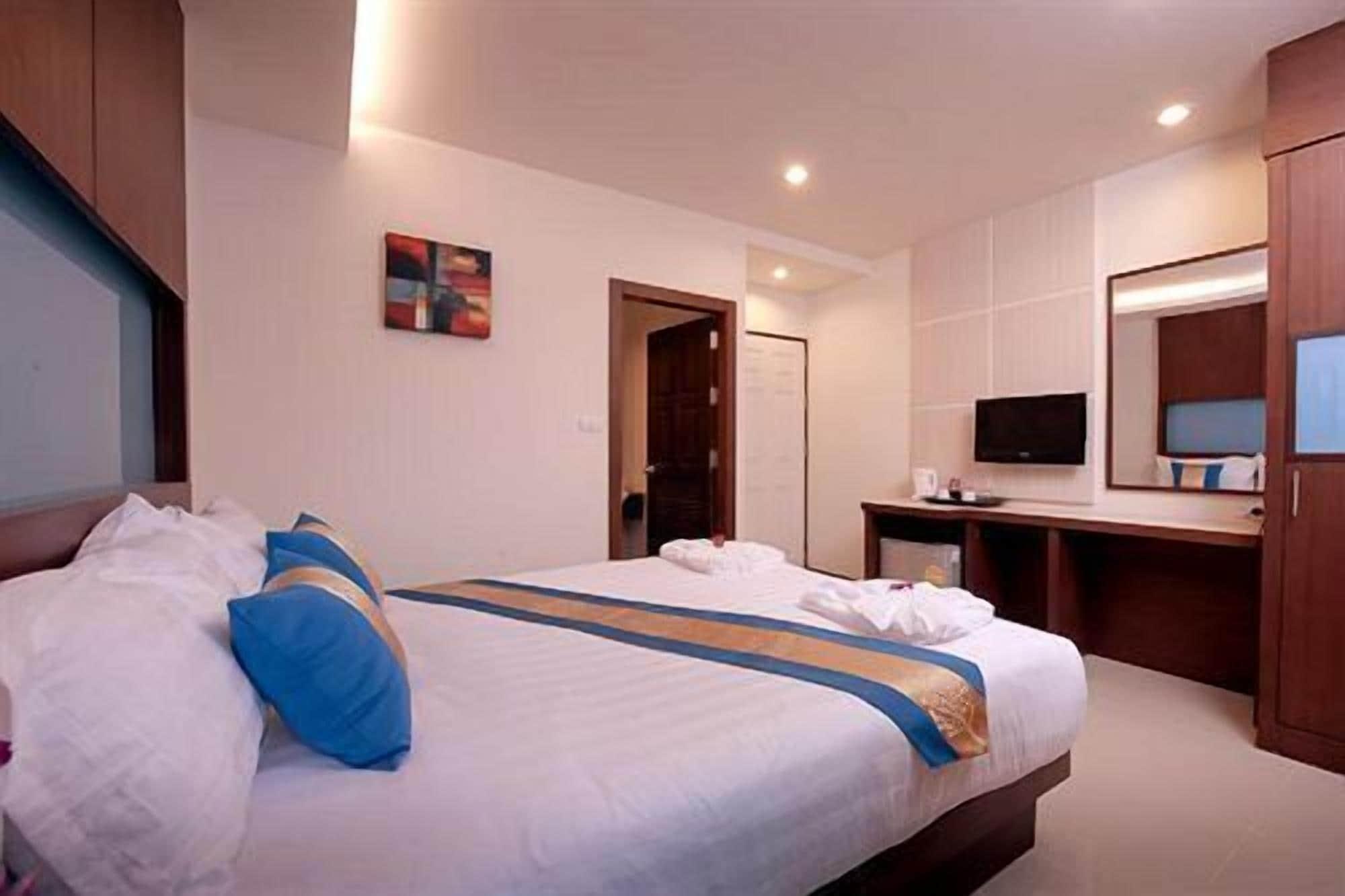Tuana Blue Sky Patong Hotel ภายนอก รูปภาพ