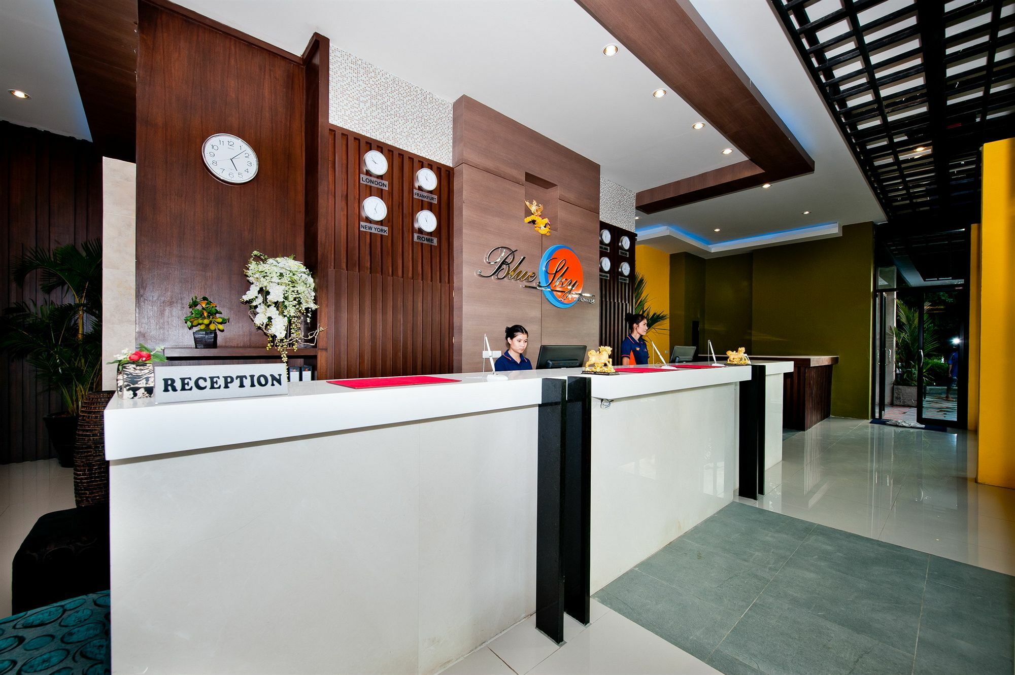 Tuana Blue Sky Patong Hotel ภายนอก รูปภาพ